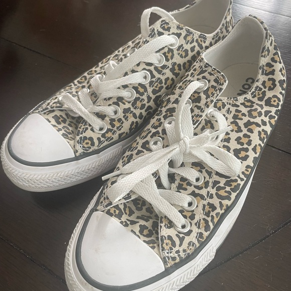 Converse Leopard Print Sneakers with White Accents - Picture 1 of 5